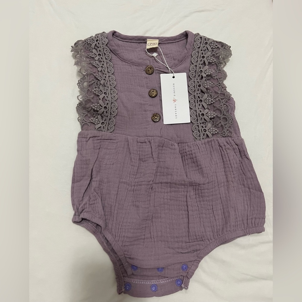 small shop purple onesie size 70 NWT